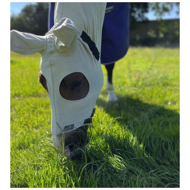 Eksem halsd�kken med h�tte fra Snuggy Hoods