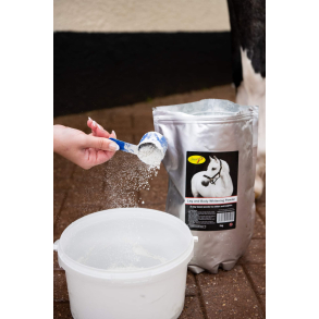 Whitening pulver - fremh�ver og intensiverer den naturlige hvide farve i hestens pels