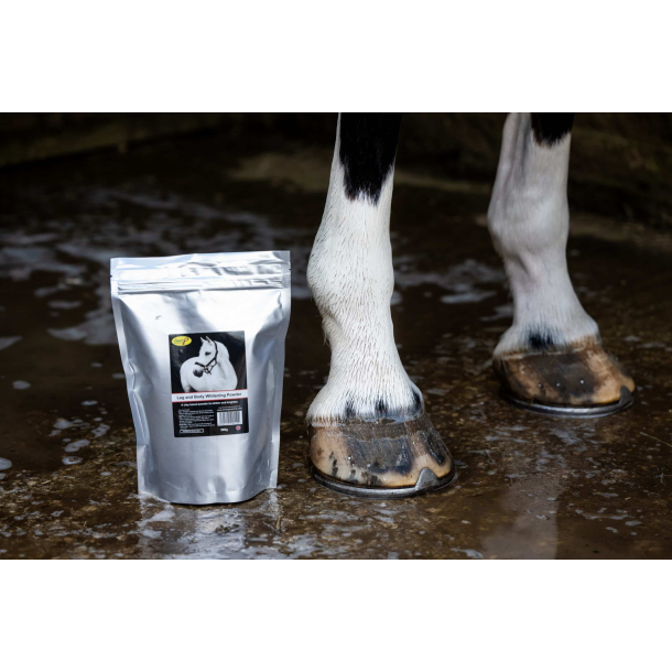 Whitening pulver - fremh�ver og intensiverer den naturlige hvide farve i hestens pels